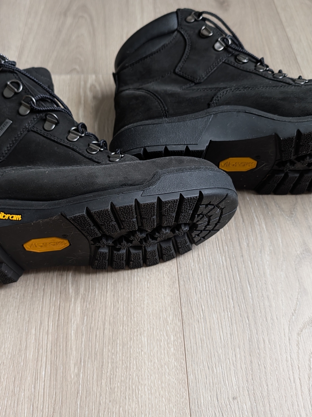 Timberland Black Men's Lace-Up Hiking Boots with Vibram Outsole